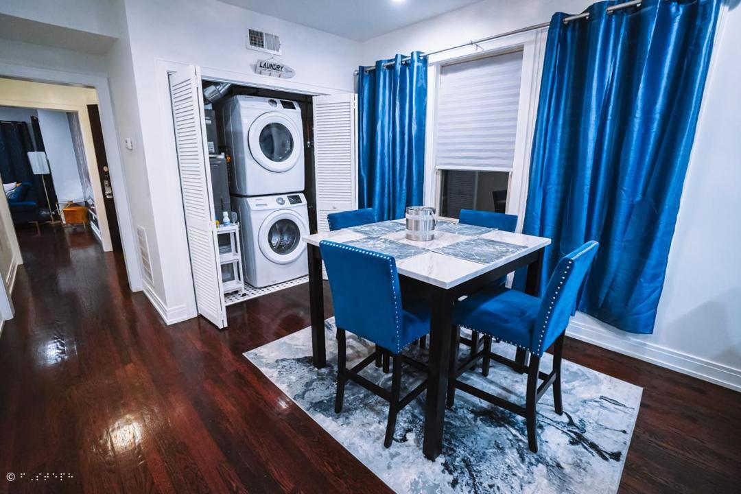 The Blue Golden Luxury Modern 3- Bedroom Apartment In Chicago Exterior foto
